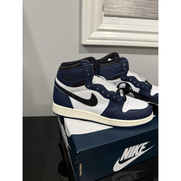 Nike Air Jordan 1 High OG Midnight Navy DZ5485-401 Size 4.5Y New - Picture 2 of 6
